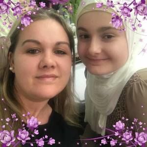 Meet your Posher, Anesa